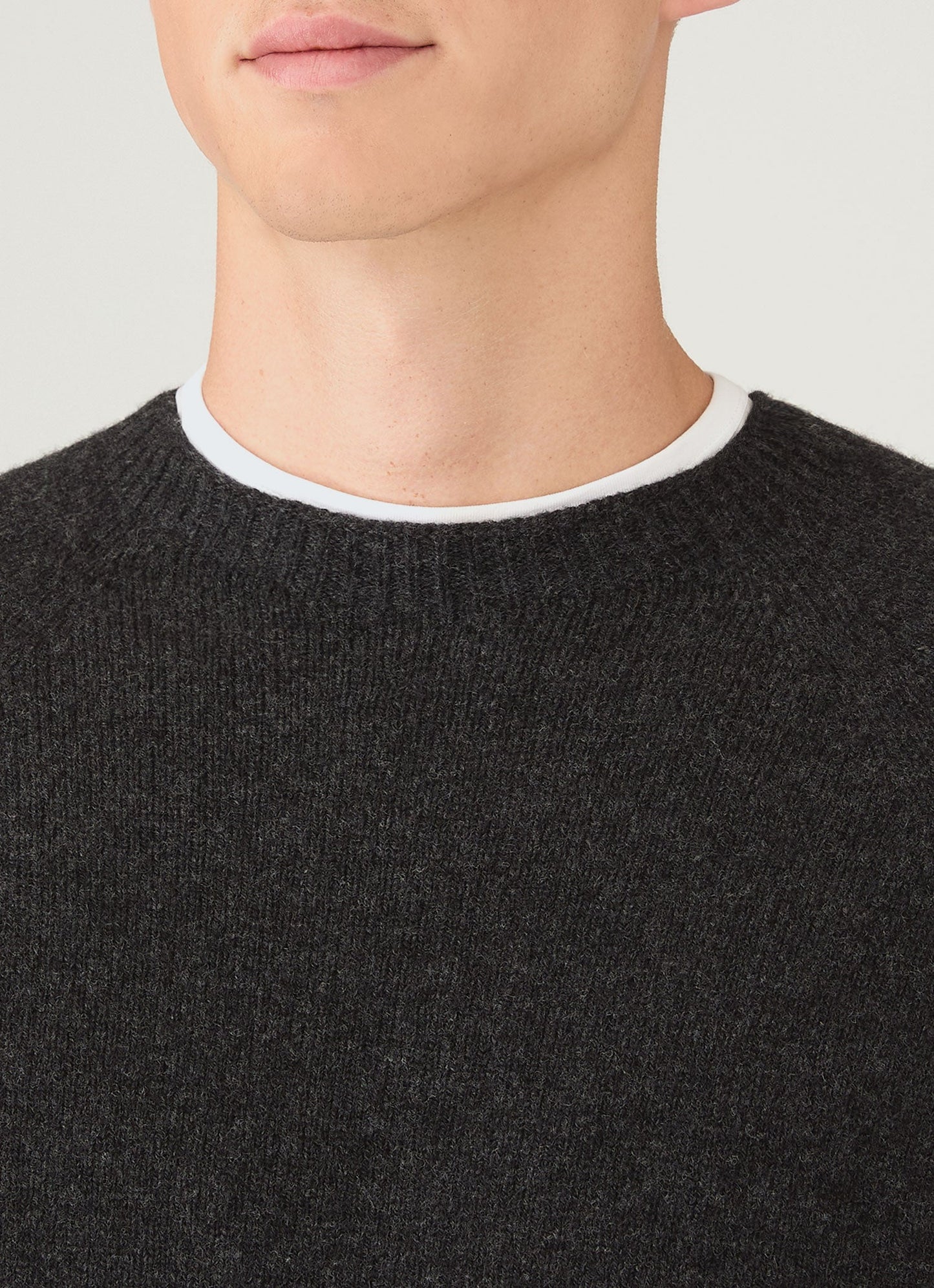 Mens Lambswool Crew Neck Jumper In Charcoal Melange Mjum8066 Gyad