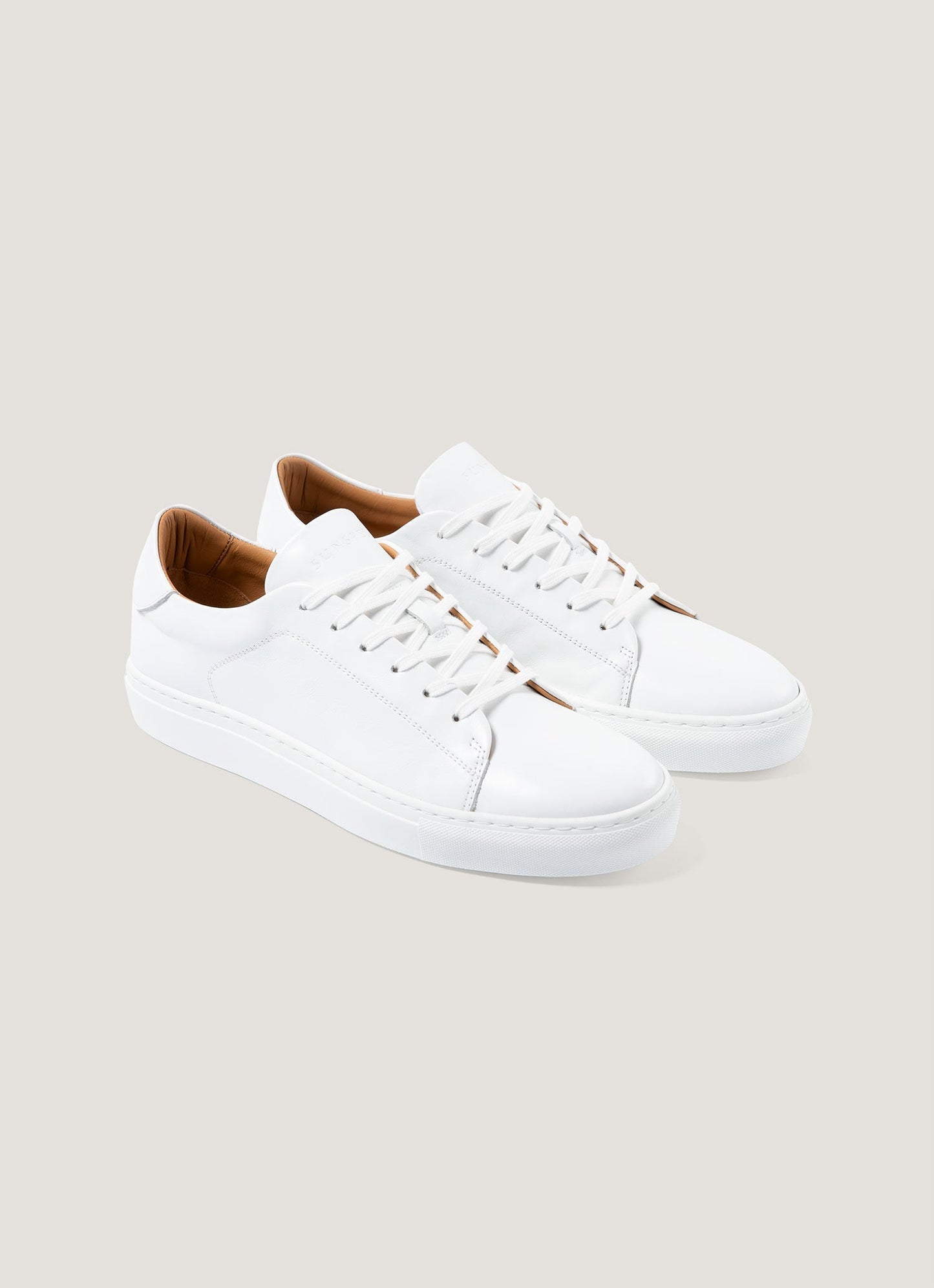 Mens Tennis Shoe In White Mftw9490 Whaa